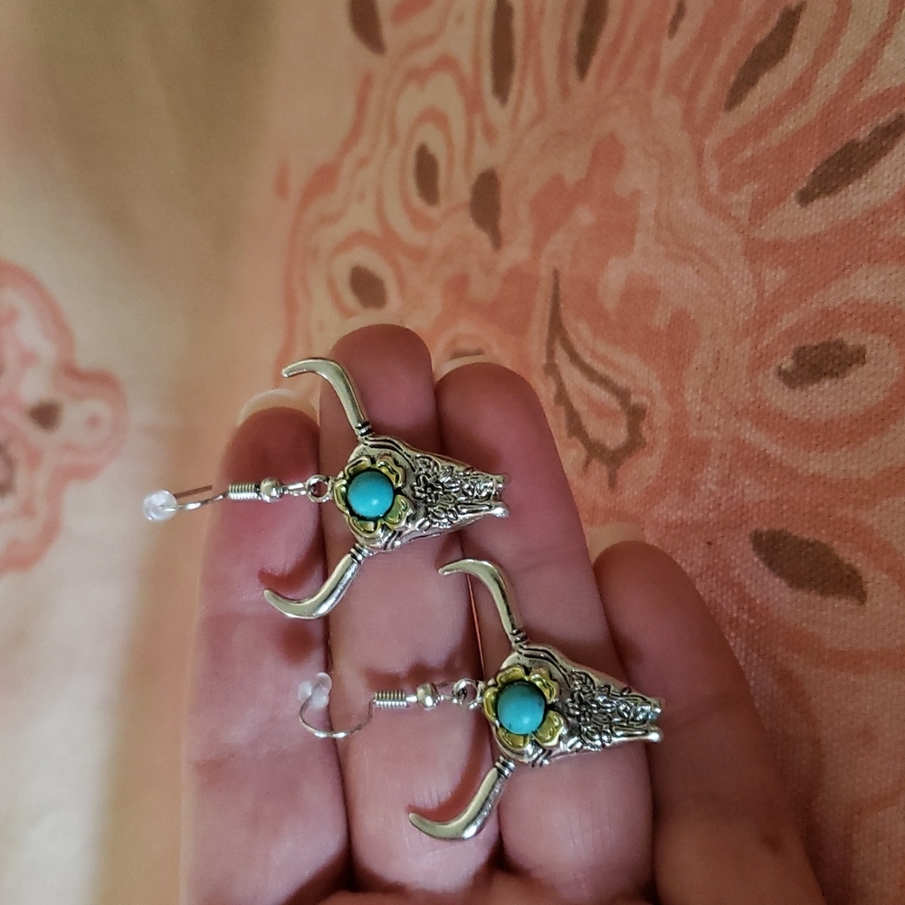 Longhorn Earrings. Cow Head Bull Head Steer Western Country Cowgirl Rodeo Horns - Picture 4 of 13